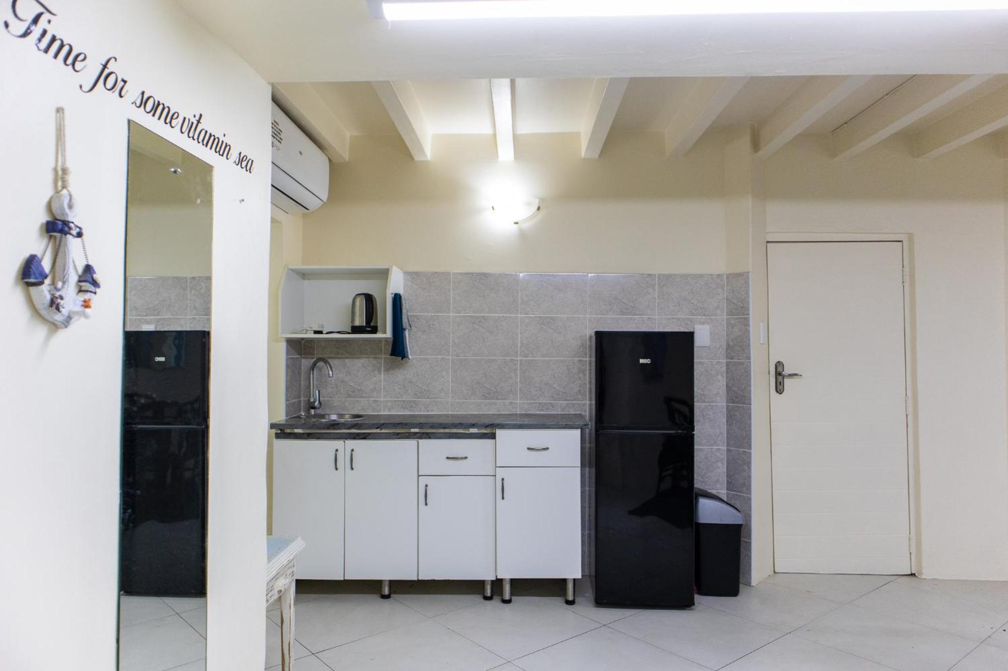 305 Guest House Amanzimtoti Buitenkant foto