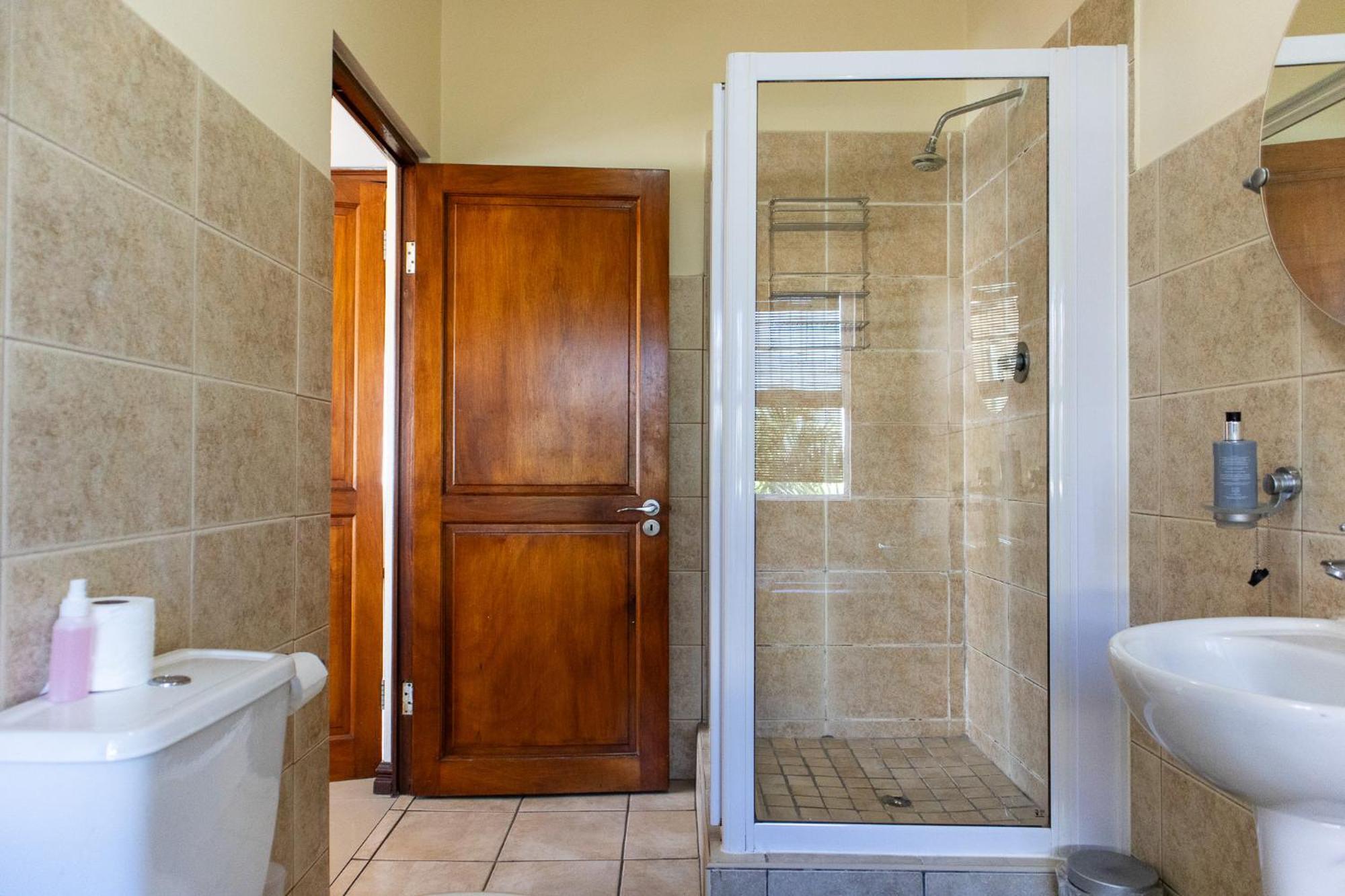 305 Guest House Amanzimtoti Buitenkant foto
