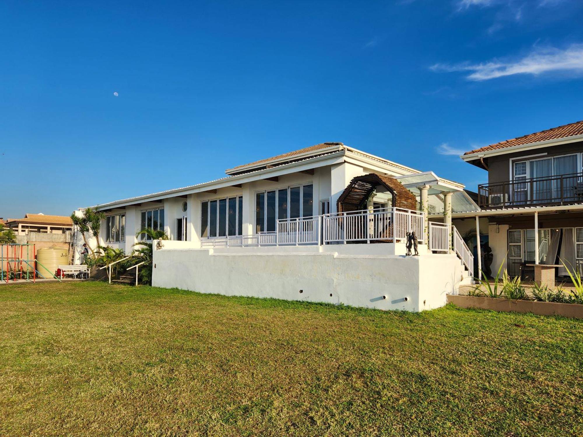 305 Guest House Amanzimtoti Buitenkant foto